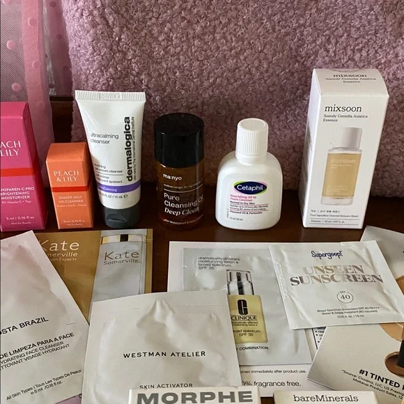 Huge Beauty Samples Bundle - Picture 3 of 9